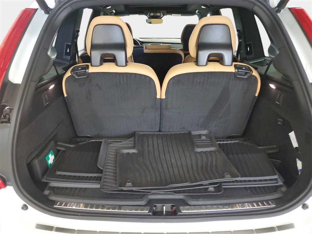Used 2025 Volvo XC90 T8 Ultra w/ Protection Package Premier image 36
