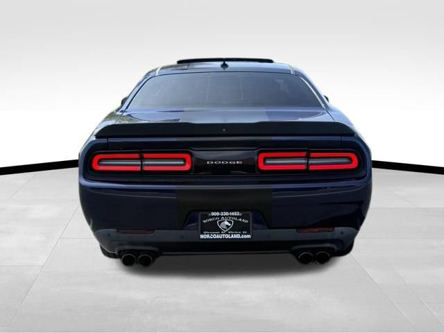 Used 2016 Dodge Challenger R/T w/ Driver Convenience Group image 5