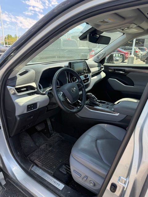 Used 2021 Toyota Highlander Limited AWD/4WD image 11