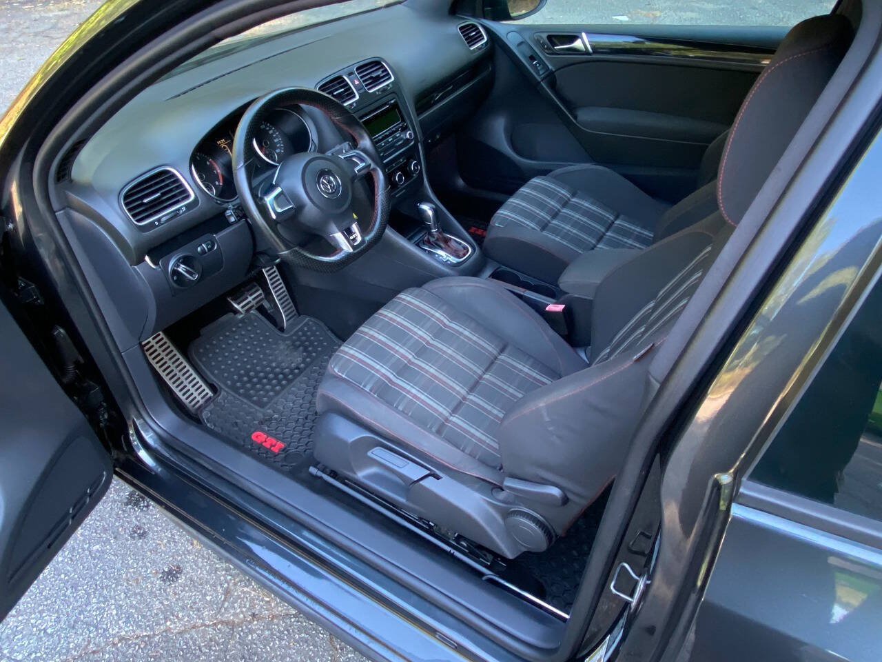 Used 2012 Volkswagen GTI 2-Door FWD image 11