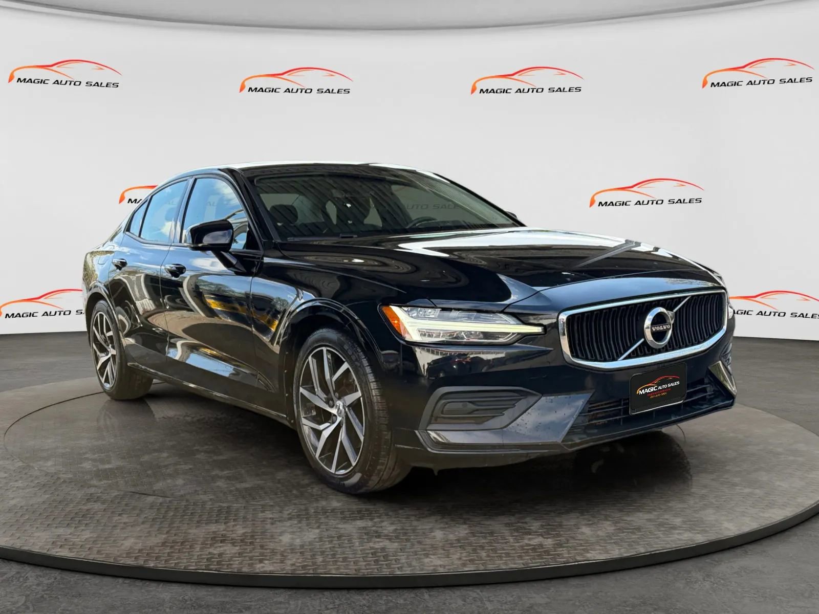 Used 2020 Volvo S60 T5 Momentum w/ Protection Package Premier image 3