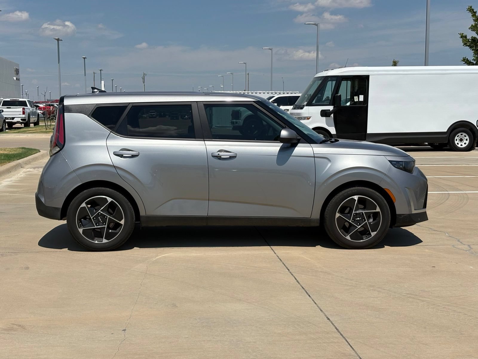 Used 2025 Kia Soul EX FWD image 8