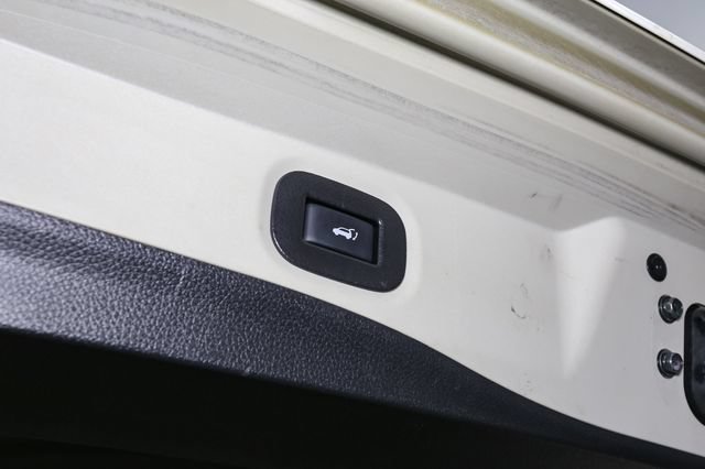 Used 2020 Nissan Rogue SV AWD/4WD image 12