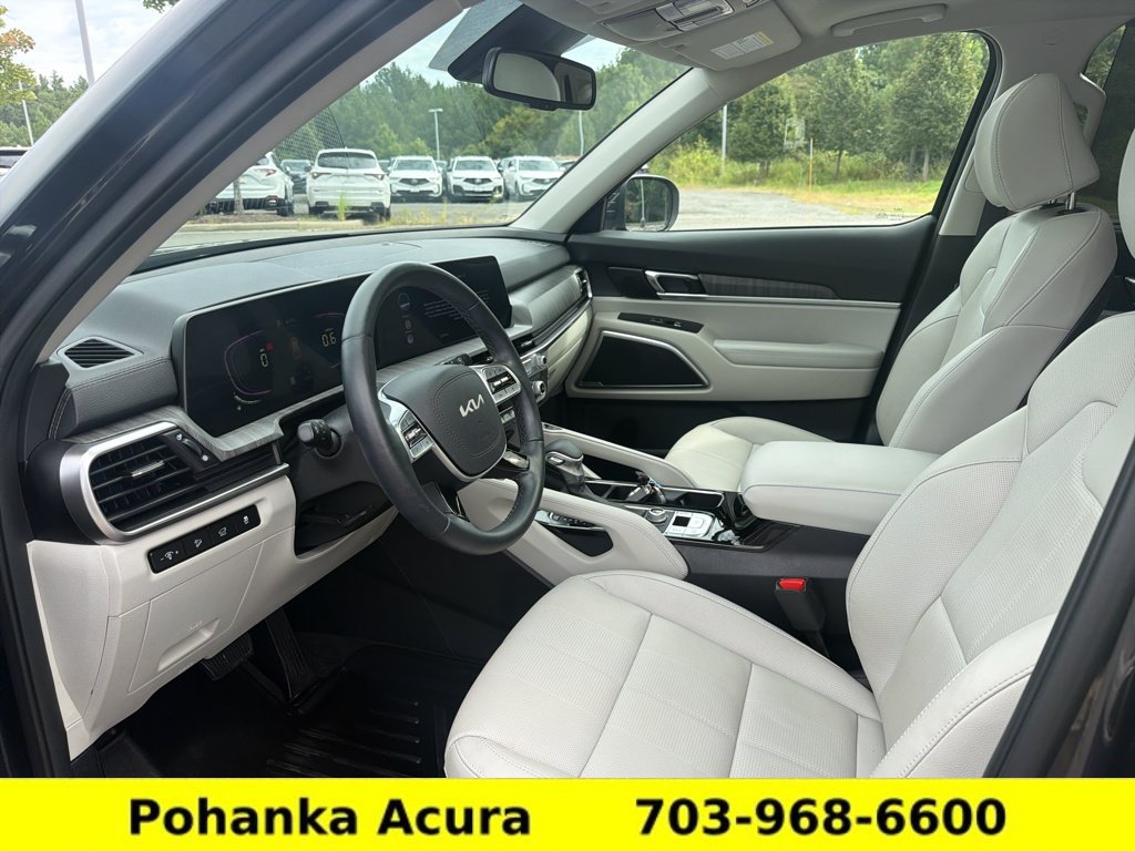 Used 2025 Kia Telluride EX w/ EX Captain's Chair Package AWD/4WD image 25