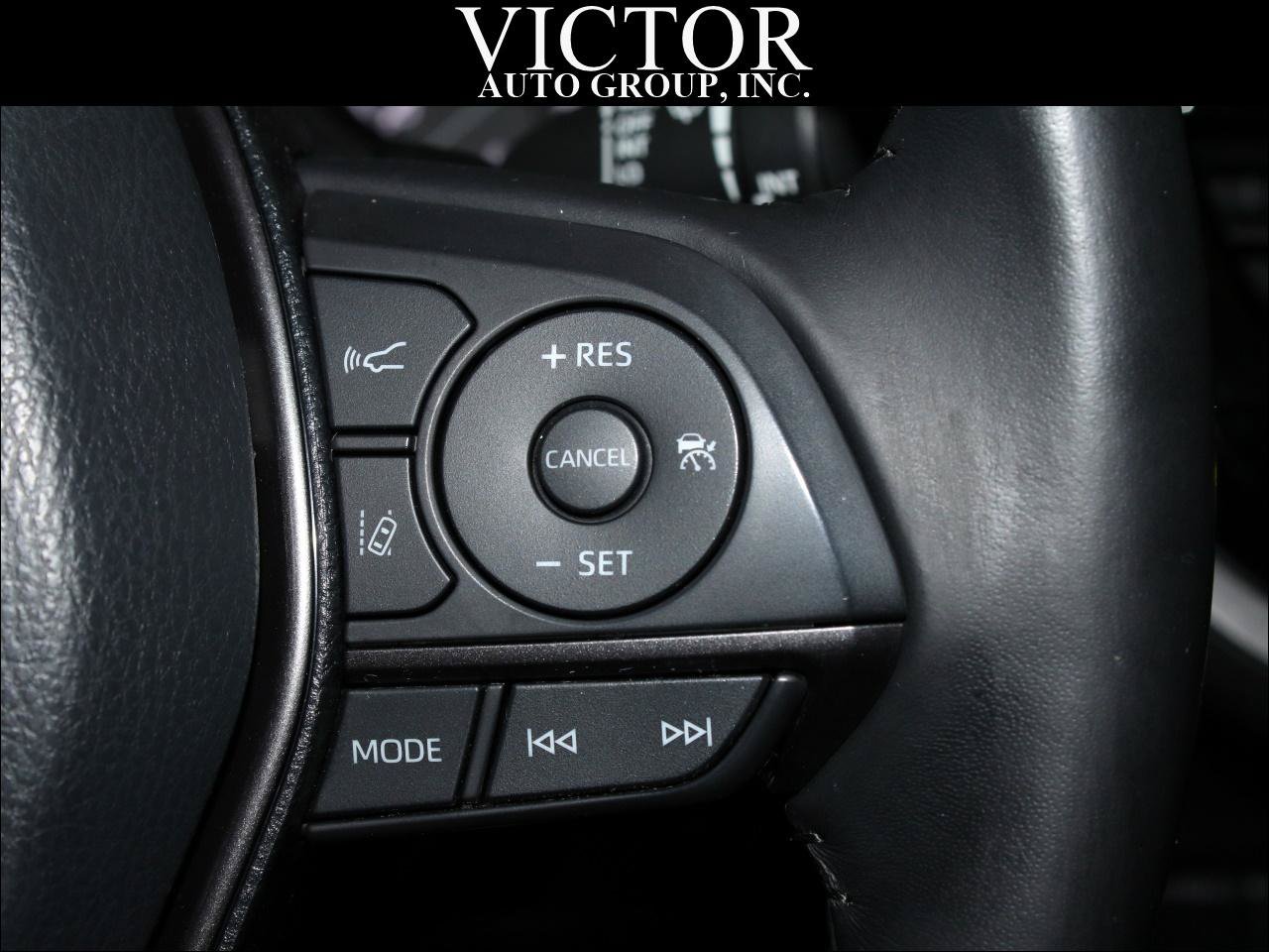 Used 2021 Toyota Camry SE FWD image 19