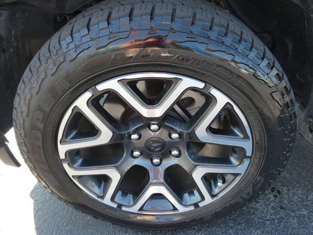 Used 2025 RAM 1500 Laramie w/ Sport Appearance Package AWD/4WD image 10