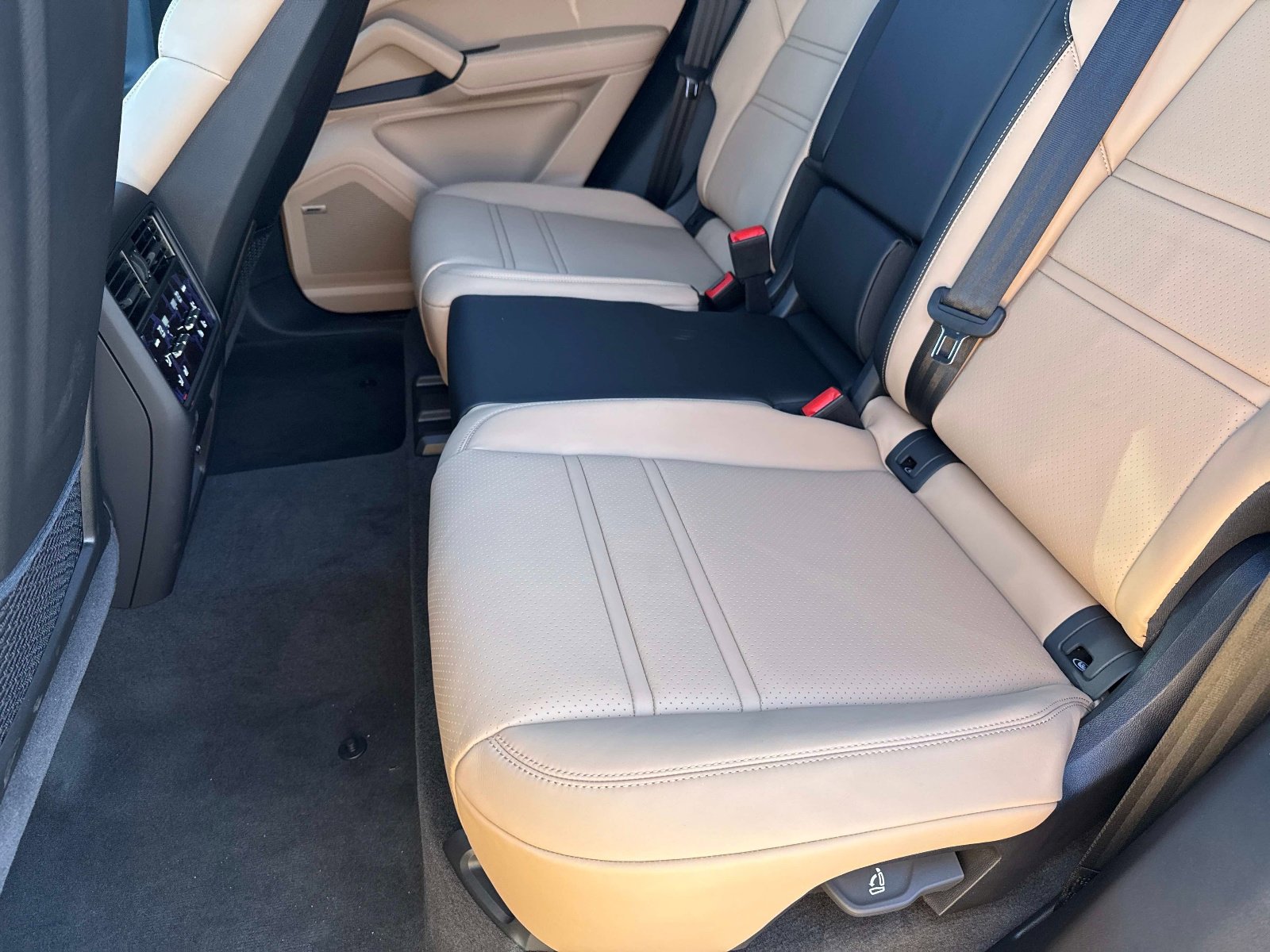 New 2025 Porsche Cayenne E-Hybrid image 15