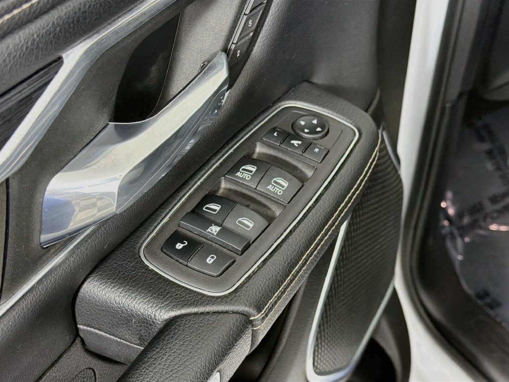 Used 2023 RAM 1500 Laramie AWD/4WD image 18