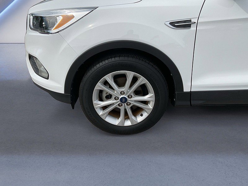 Used 2019 Ford Escape SE image 12