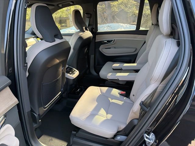 New 2026 Volvo XC90 B6 Plus w/ Protection Package Premier image 11