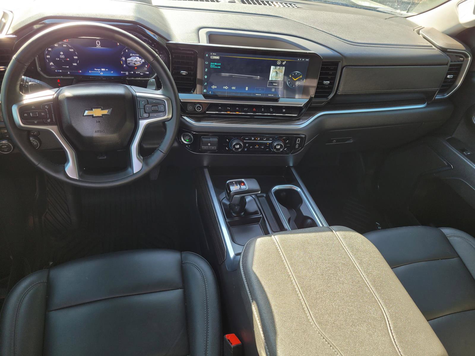 Used 2026 Chevrolet Silverado 1500 LT AWD/4WD image 16