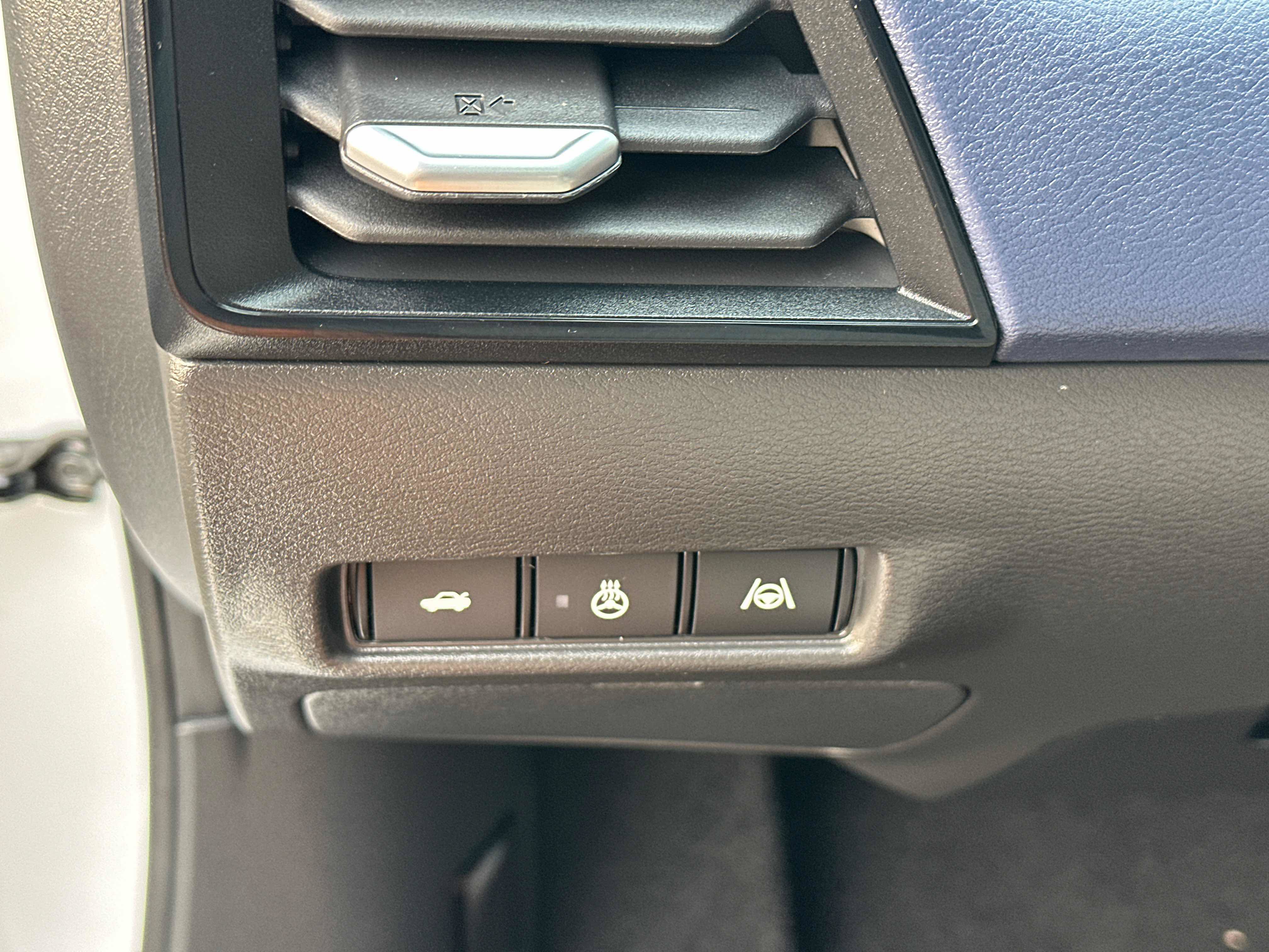 New 2026 Nissan Sentra SL w/ Floor Mat Package FWD image 20