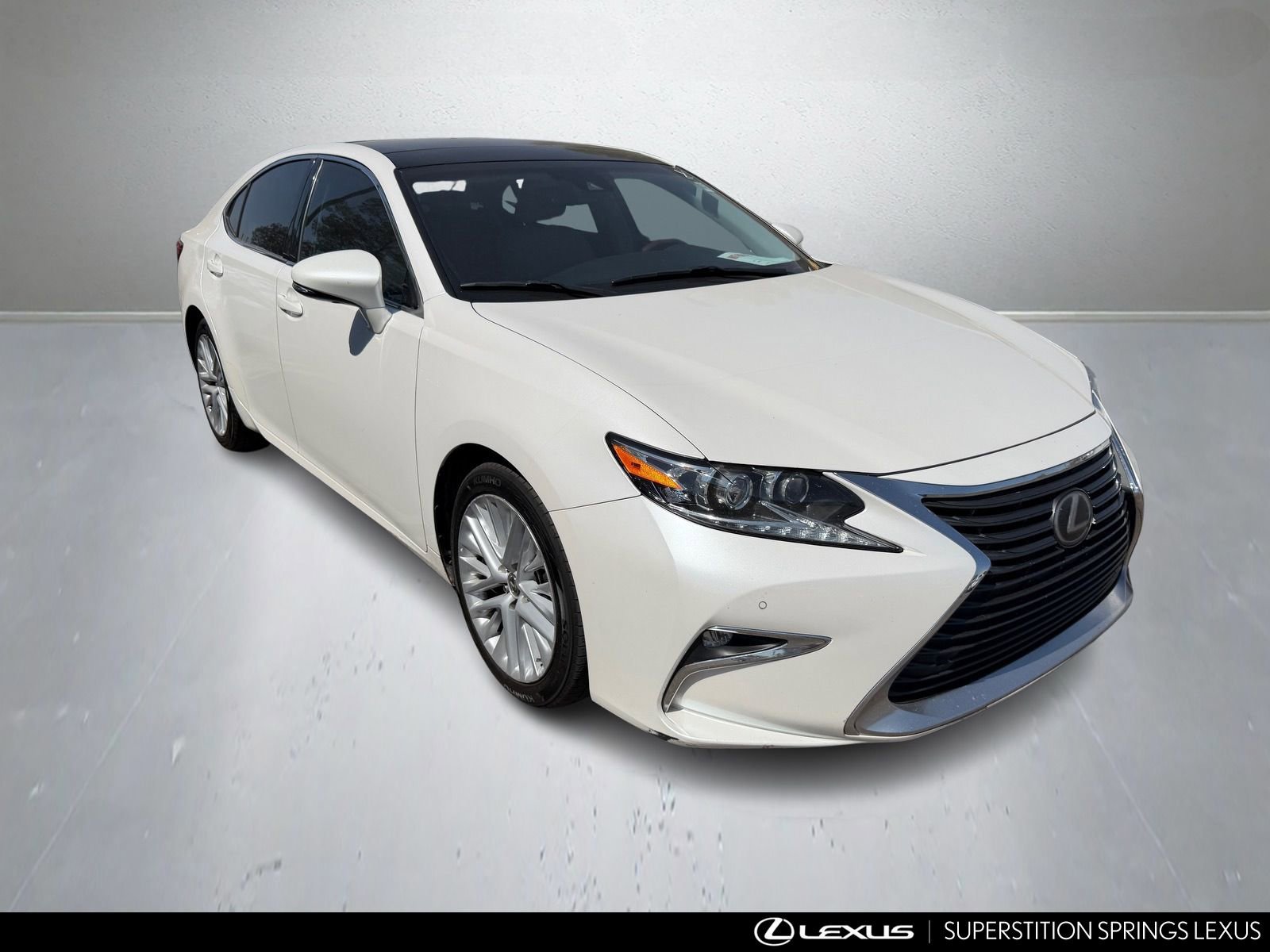 Used 2017 Lexus ES 350 w/ Ultra Luxury Package image 2