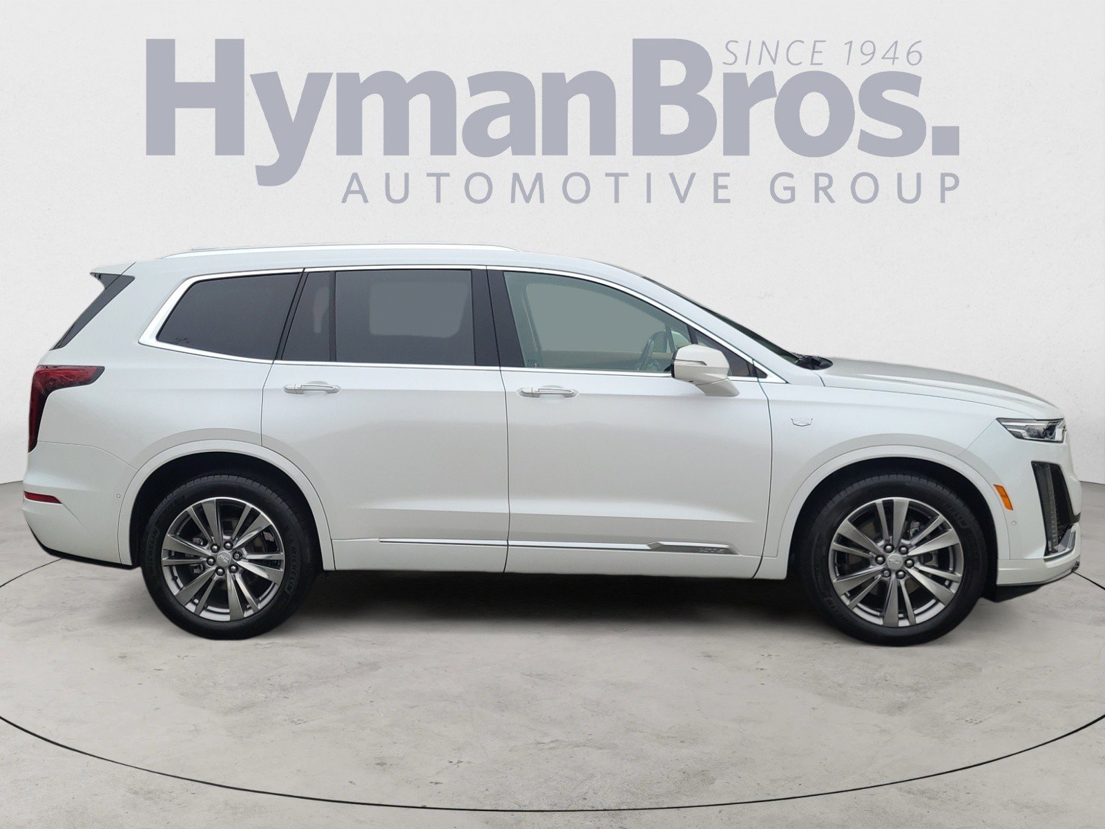 Used 2023 Cadillac XT6 Premium Luxury w/ Platinum Package FWD image 2