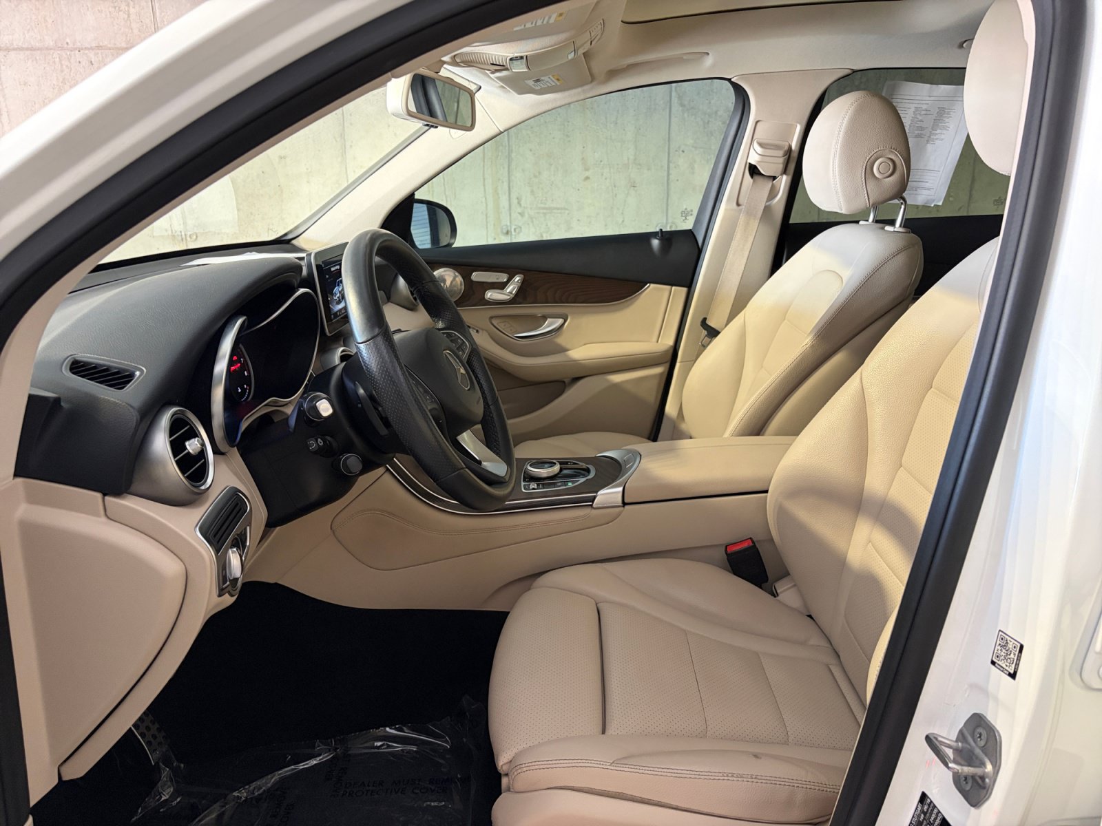 Used 2019 Mercedes-Benz GLC 300 4MATIC image 4