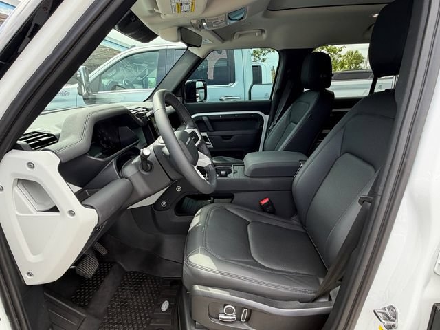 Used 2023 Land Rover Defender 130 SE AWD/4WD image 10