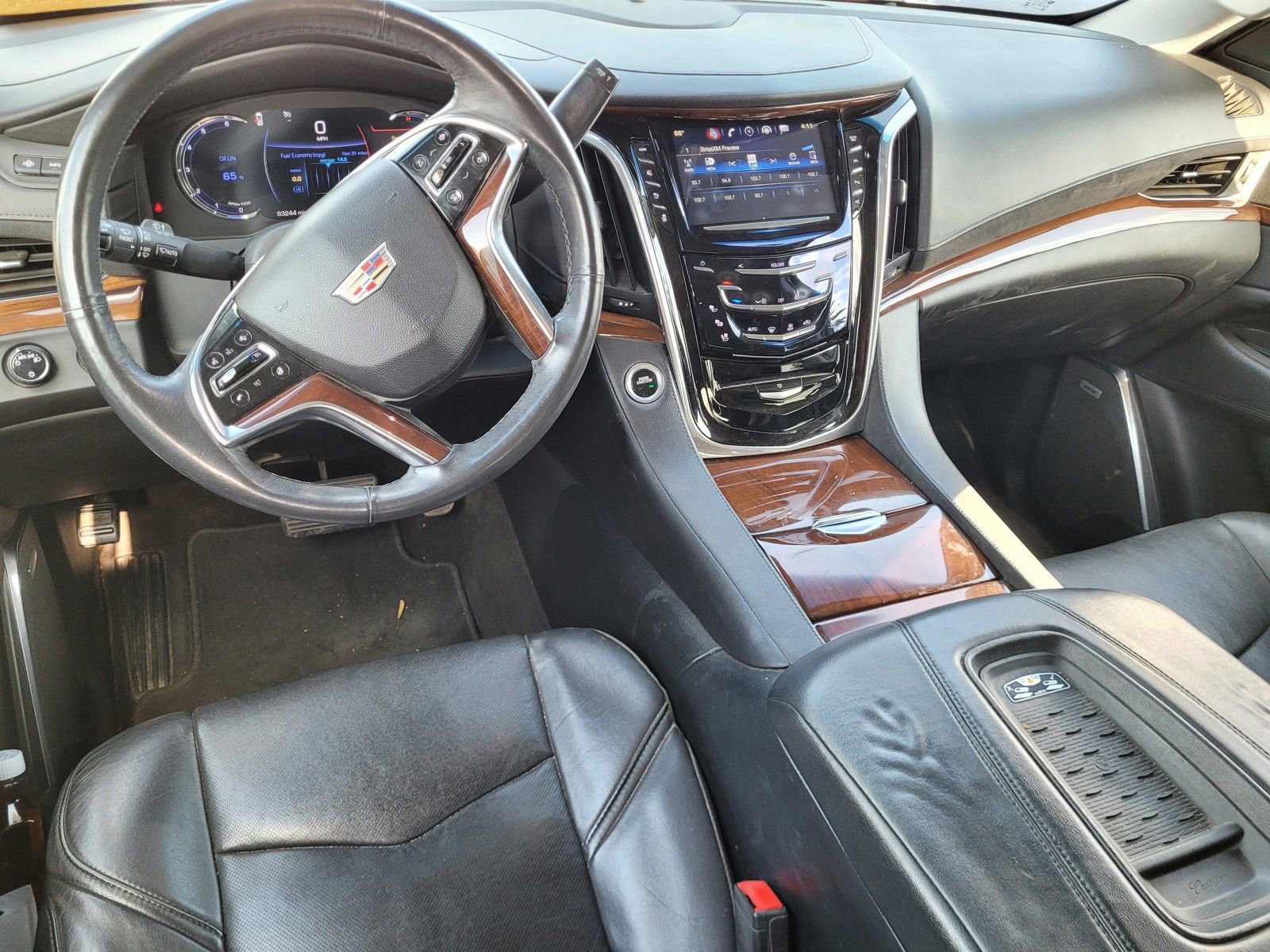 Used 2017 Cadillac Escalade Luxury AWD/4WD image 17