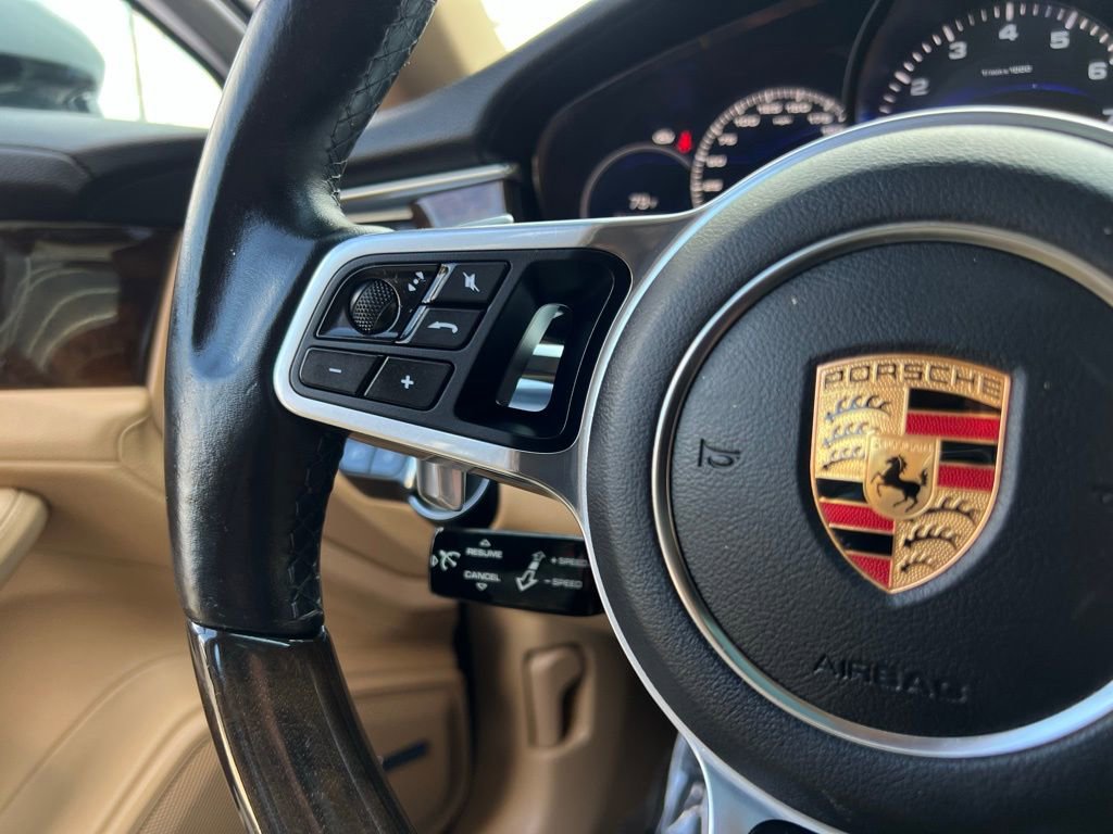 Used 2018 Porsche Panamera 4 image 41