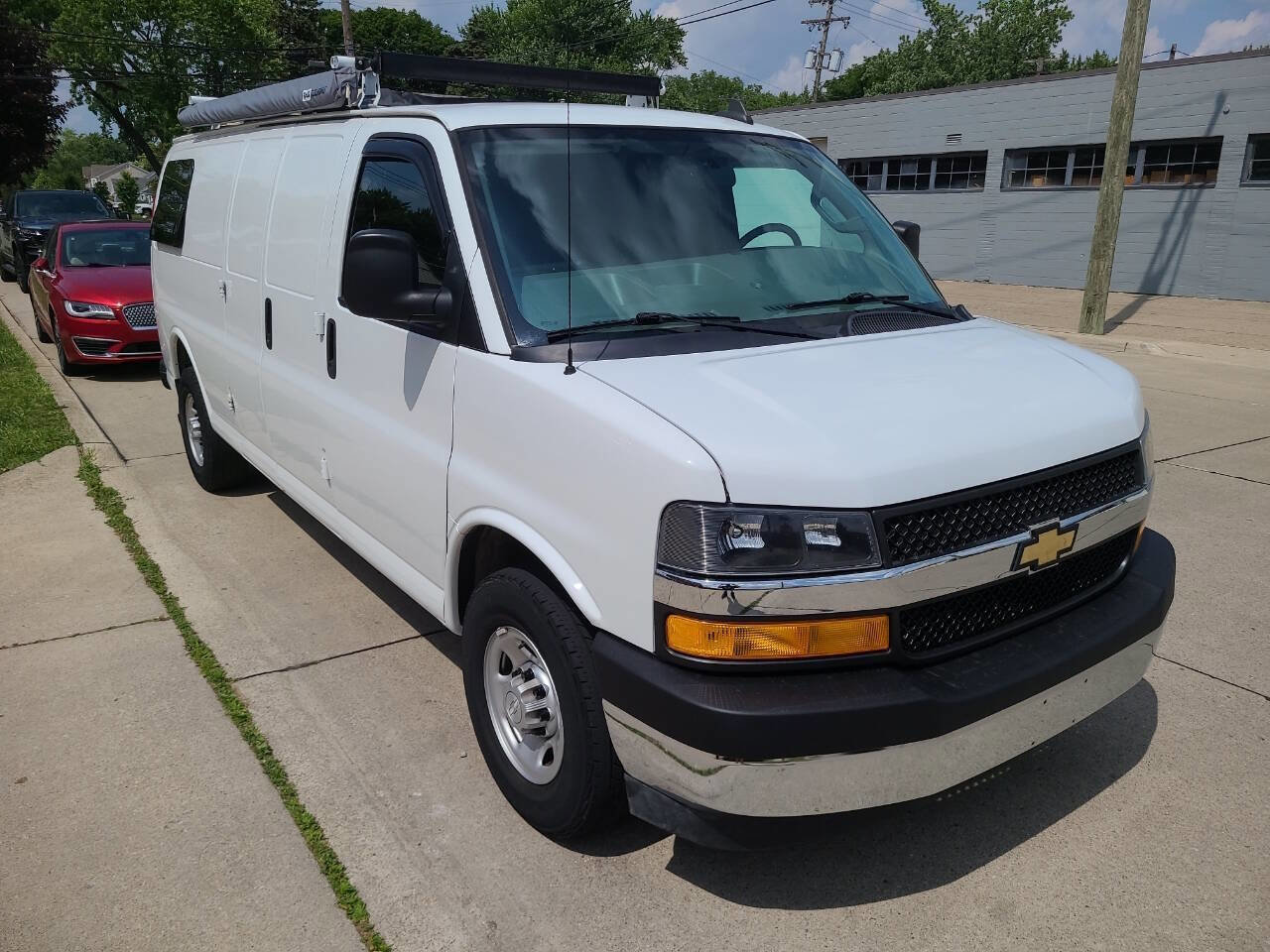 Used 2018 Chevrolet Express 2500 2500 3dr Extended Cargo Van image 9