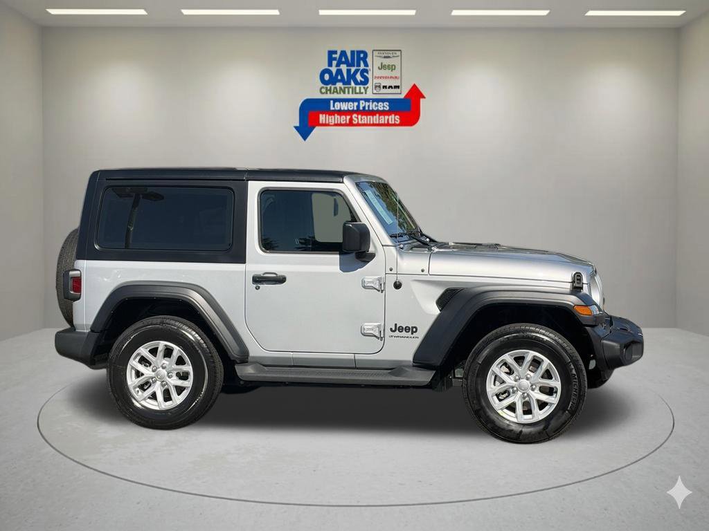Used 2023 Jeep Wrangler Sport AWD/4WD image 5