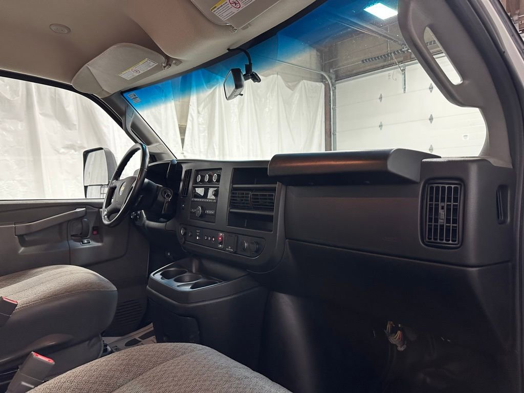Used 2022 Chevrolet Express 3500 w/ Power Convenience Package image 44