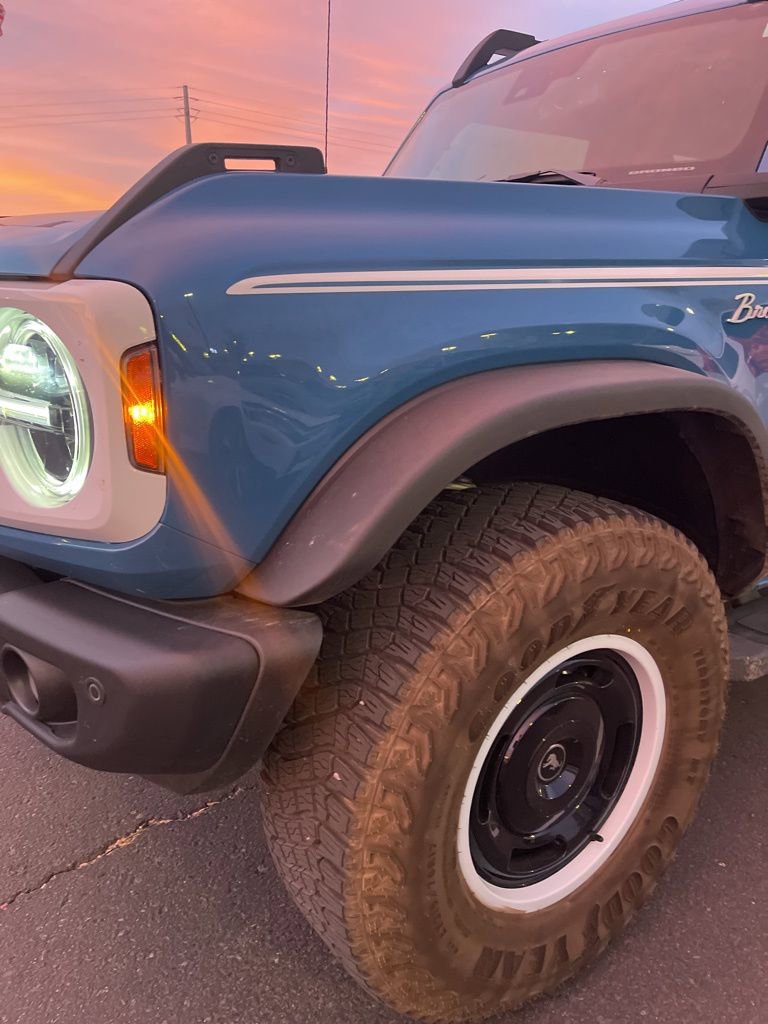 Used 2024 Ford Bronco Heritage Edition AWD/4WD image 4