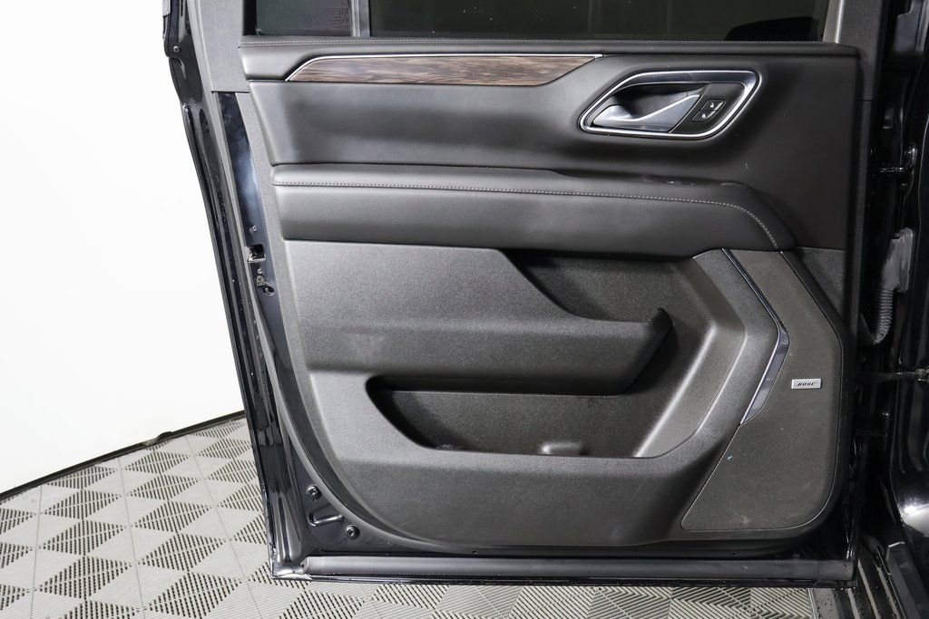 Used 2023 Chevrolet Suburban LT w/ LT Signature Package RWD image 12
