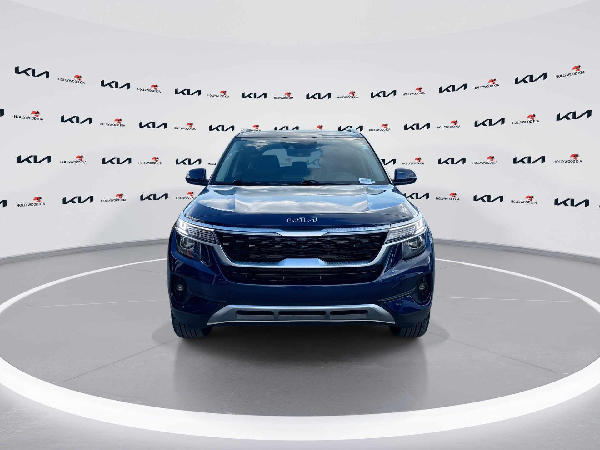 Used 2023 Kia Seltos EX image 3