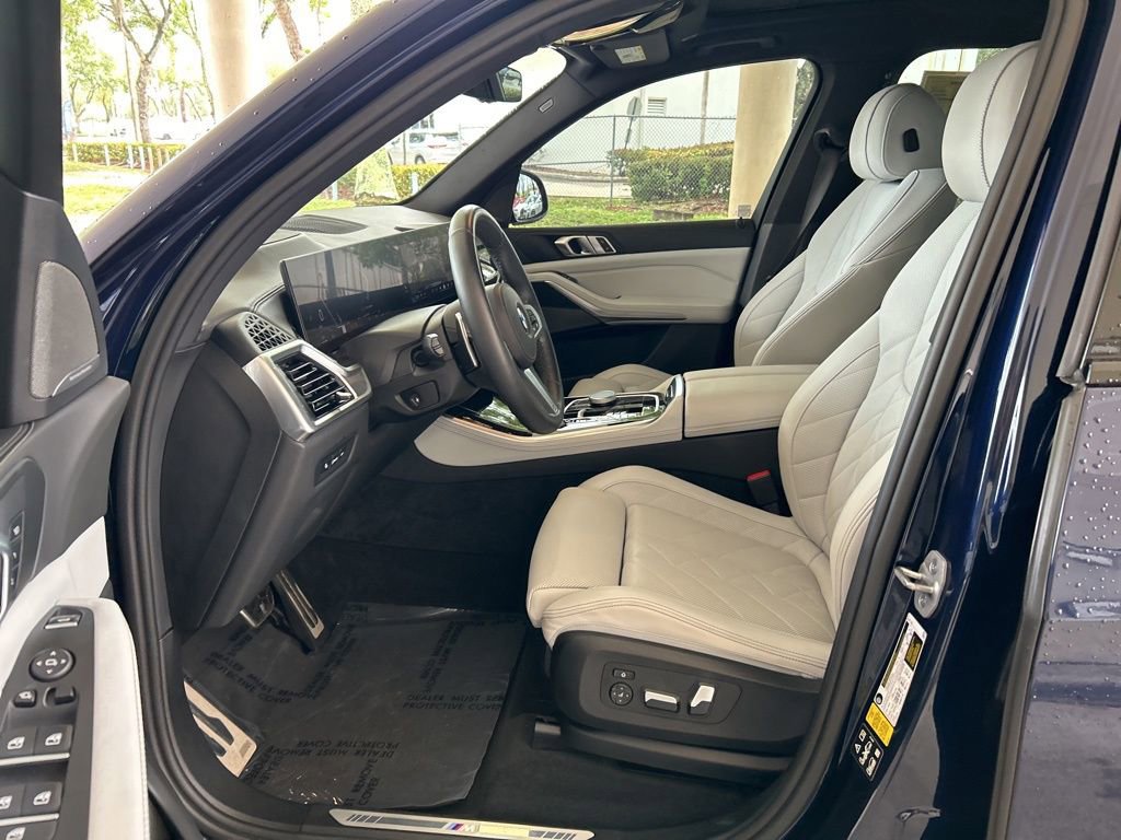 Used 2024 BMW X5 xDrive40i w/ M Sport Package image 5