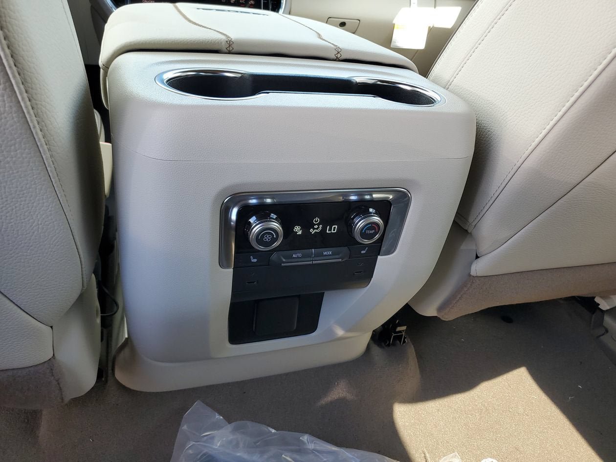 New 2026 GMC Yukon XL Denali RWD image 16