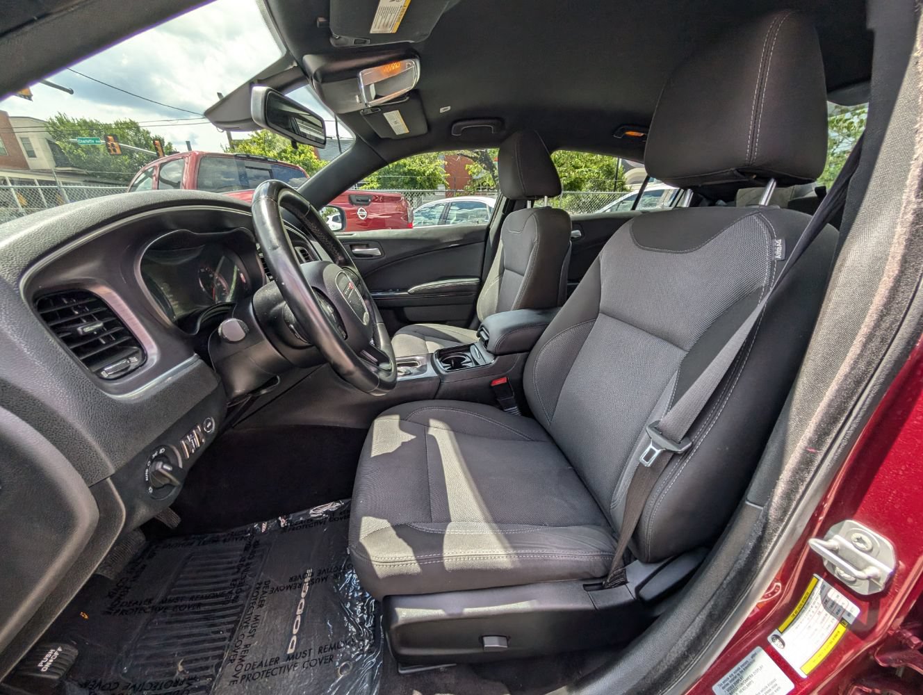Used 2017 Dodge Charger SE w/ Blacktop Package RWD image 15
