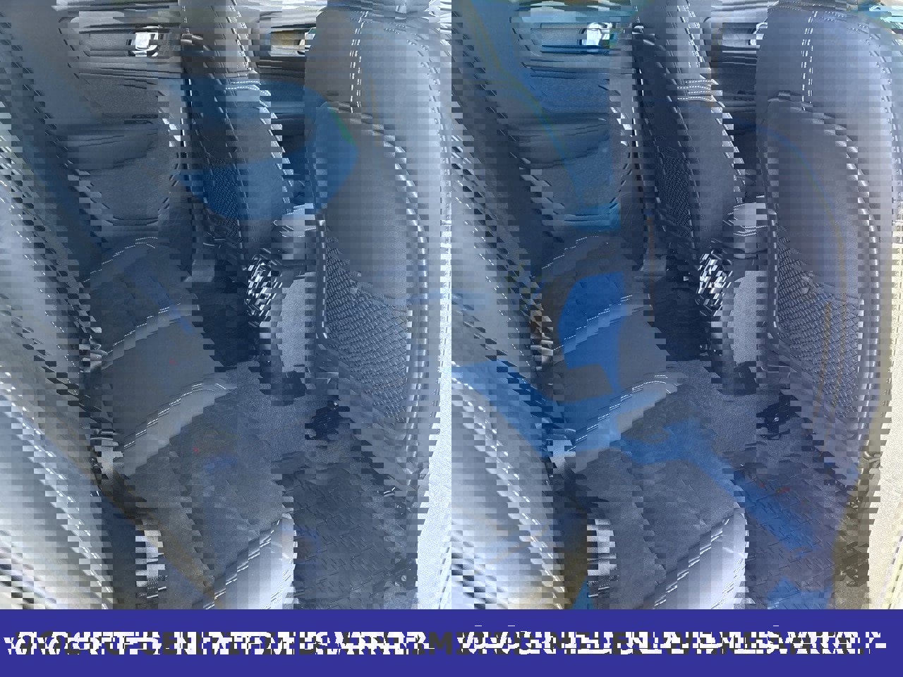 Certified 2023 Volvo XC40 Recharge Ultimate image 32