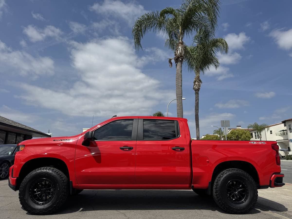 Used 2022 Chevrolet Silverado 1500 Custom w/ LPO, Blackout Package AWD/4WD image 2