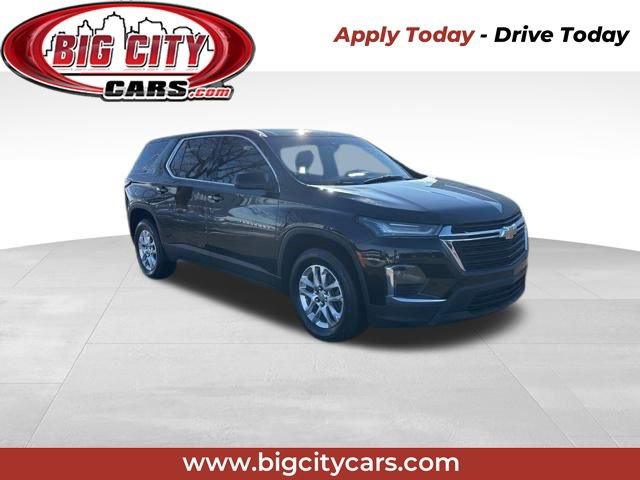 Used 2022 Chevrolet Traverse LS image 1