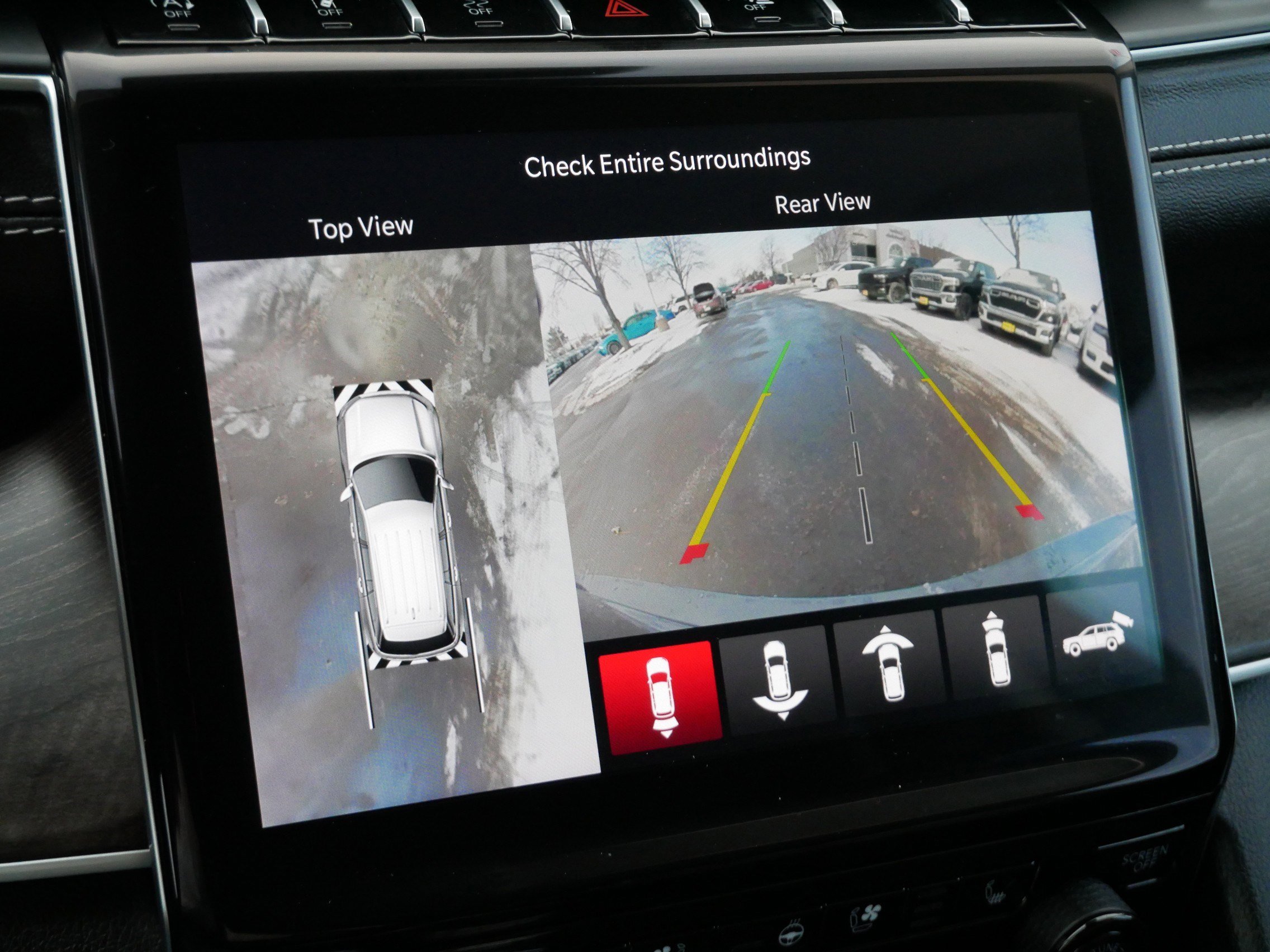 Certified 2023 Jeep Grand Cherokee Limited w/ Luxury Tech Group II image 31