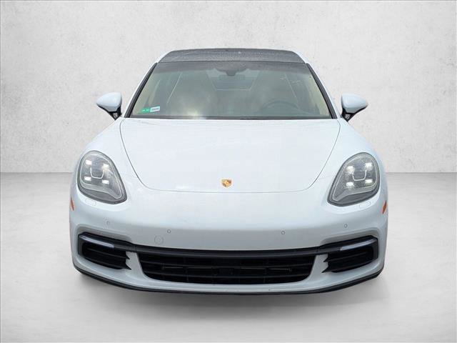Used 2017 Porsche Panamera image 2