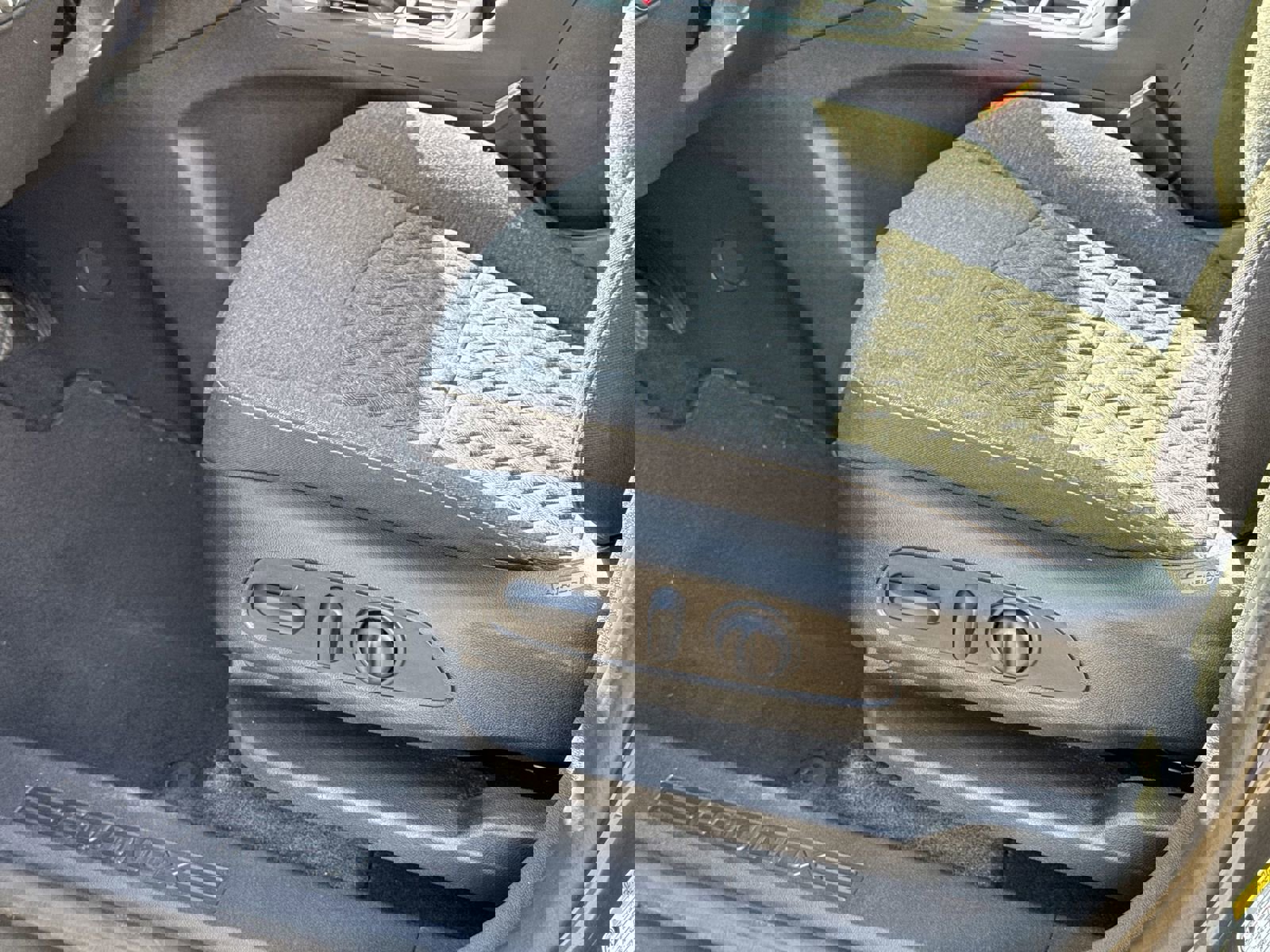 Used 2024 Chevrolet Equinox LT image 17