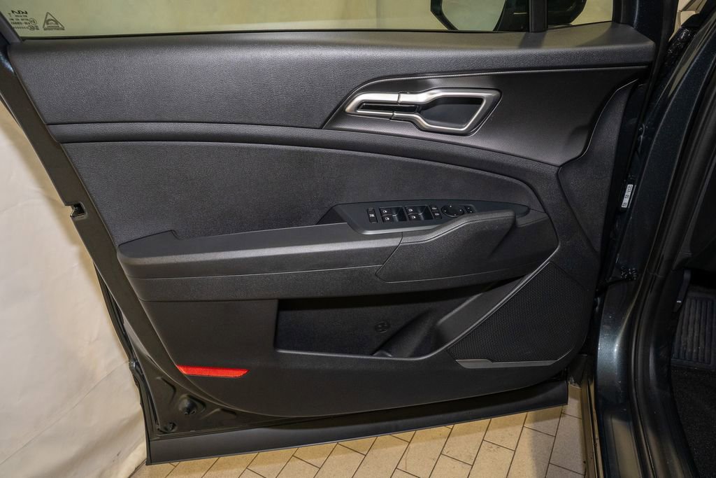 New 2026 Kia Sportage LX image 12