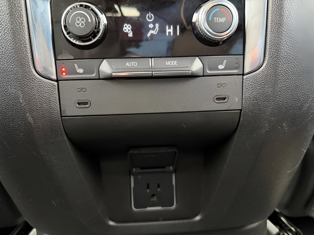 Used 2025 GMC Yukon Denali image 17