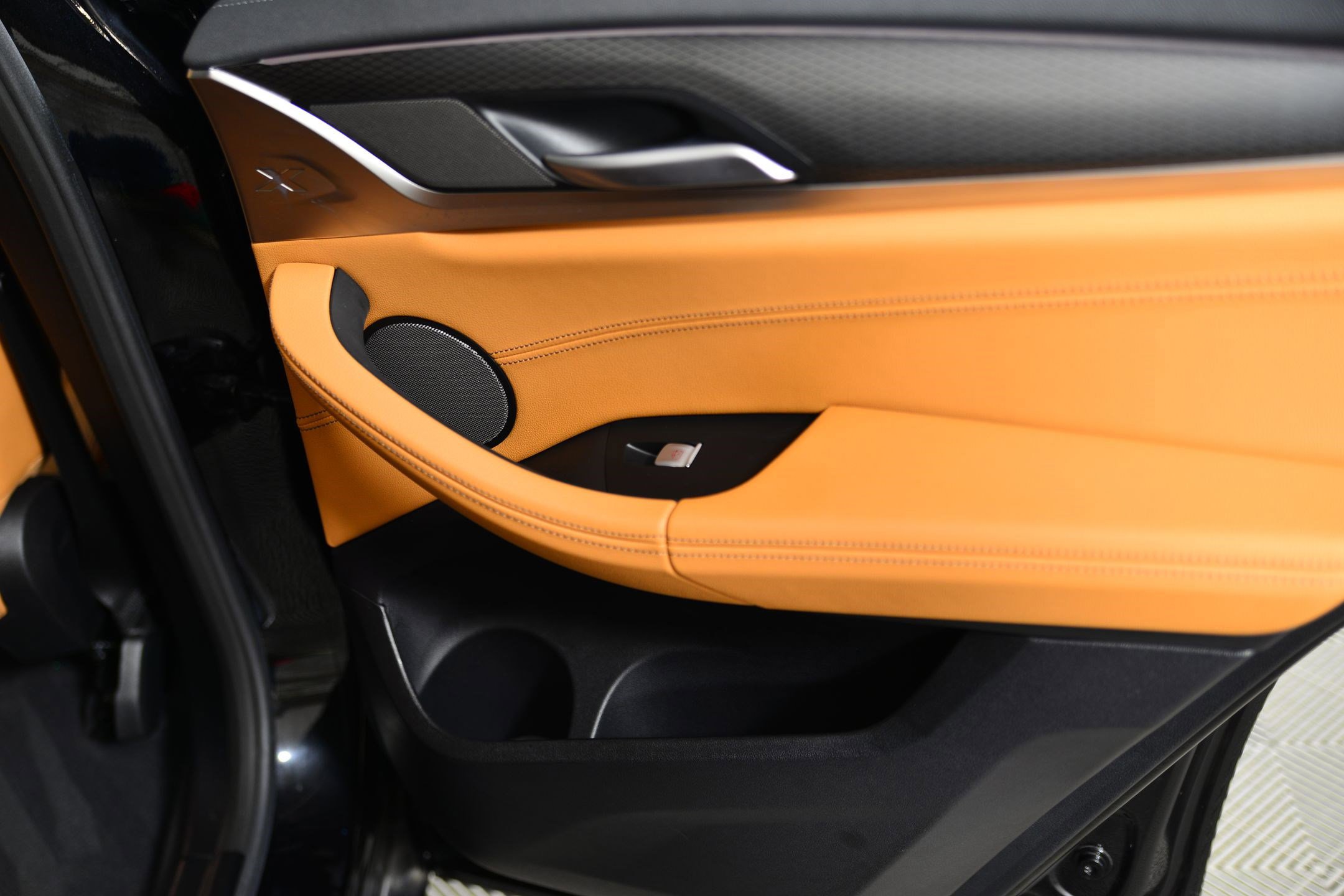 Used 2024 BMW X4 xDrive30i w/ Premium Package image 21