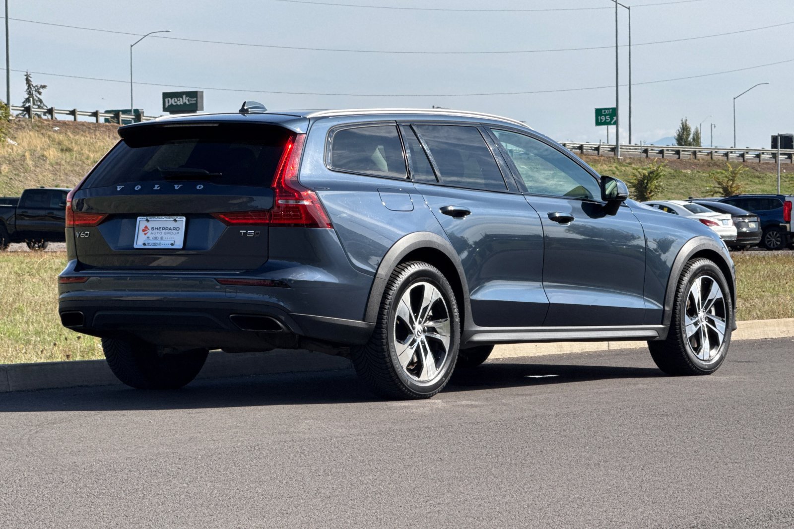 Used 2021 Volvo V60 T5 Cross Country w/ Protection Package AWD/4WD image 3