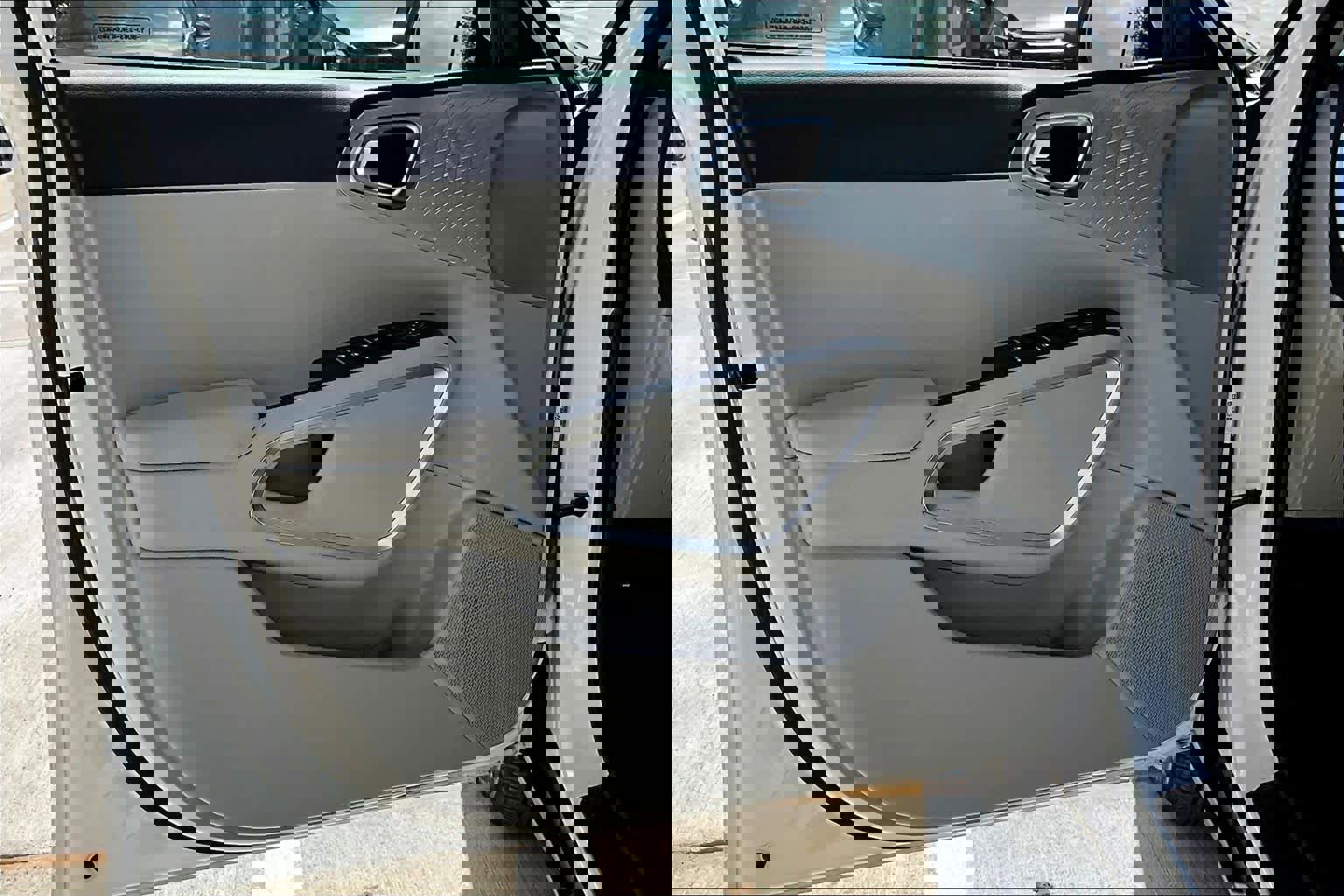 Certified 2025 Kia Soul LX w/ LX Technology Package image 20