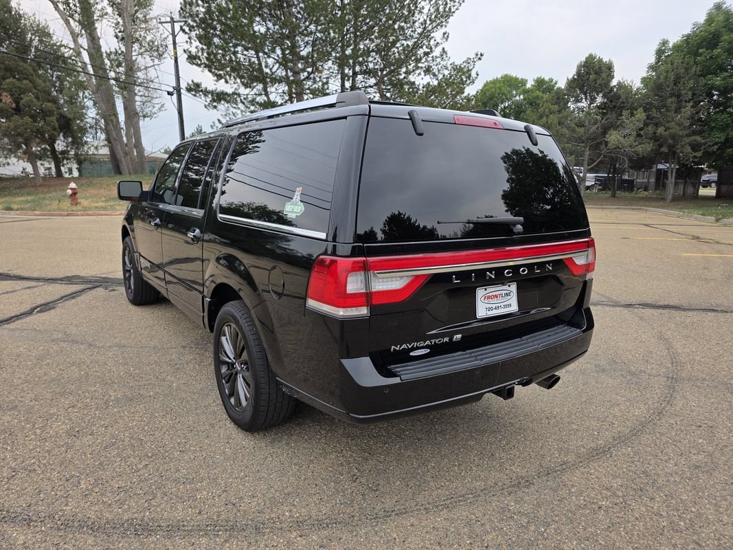 Used 2017 Lincoln Navigator L Select AWD/4WD image 4