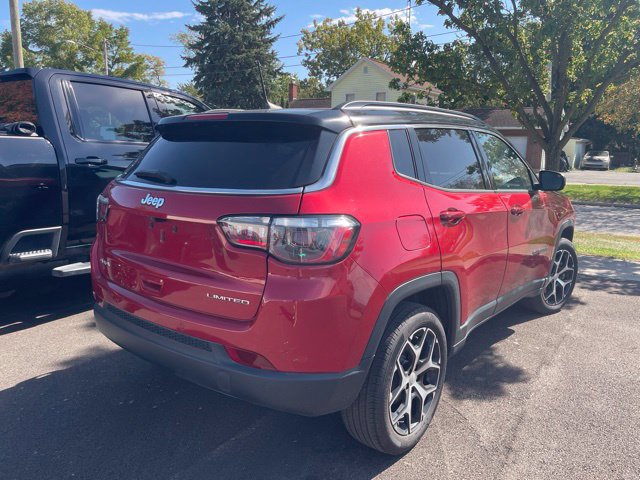 Used 2024 Jeep Compass Limited AWD/4WD image 4
