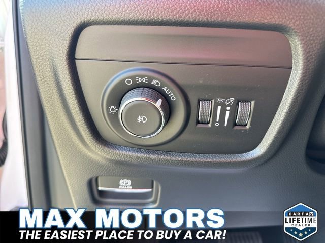 Used 2024 Jeep Grand Cherokee Limited w/ Luxury Tech Group II image 21