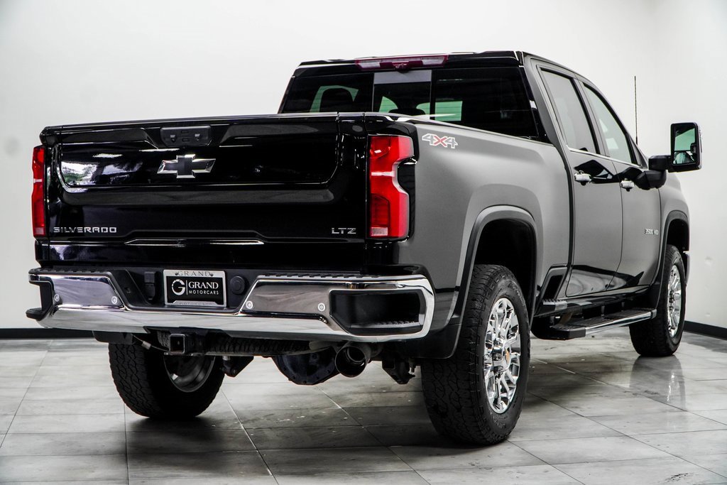 Used 2024 Chevrolet Silverado 3500 LTZ w/ LTZ Premium Package image 11