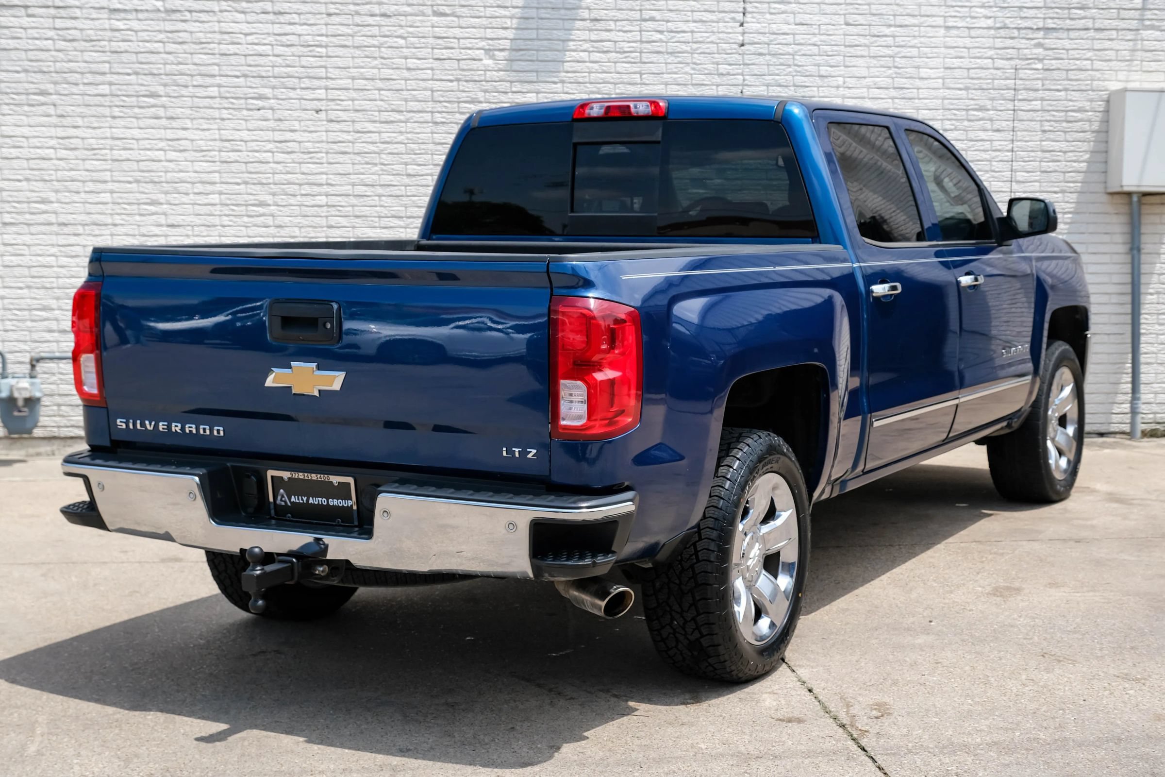 Used 2017 Chevrolet Silverado 1500 LTZ w/ Sport Package RWD image 7