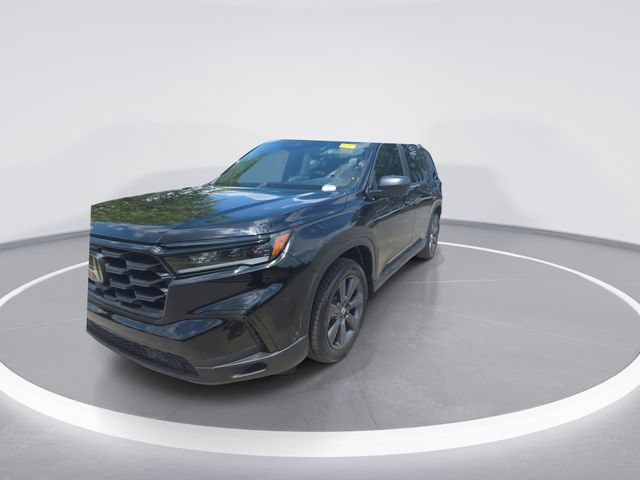 Used 2025 Honda Pilot Sport image 3