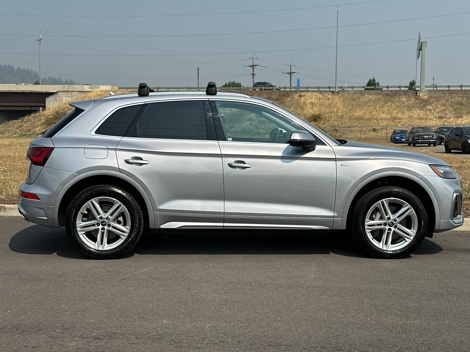 Used 2023 Audi Q5 e Premium w/ Convenience Package AWD/4WD image 2