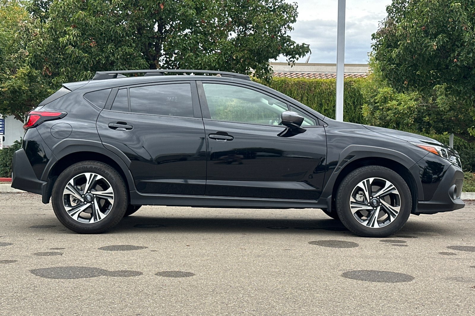 Used 2024 Subaru Crosstrek 2.0i Premium AWD/4WD image 3